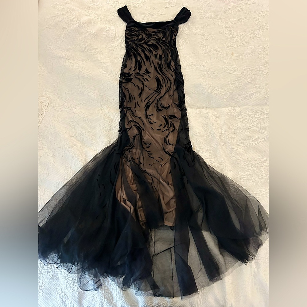 Evening gala gown. Tulle with velvet straps. Gorgeous piece! 
S/M